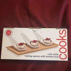 Cooks Café White Tasting Spoons with Bamboo Tray